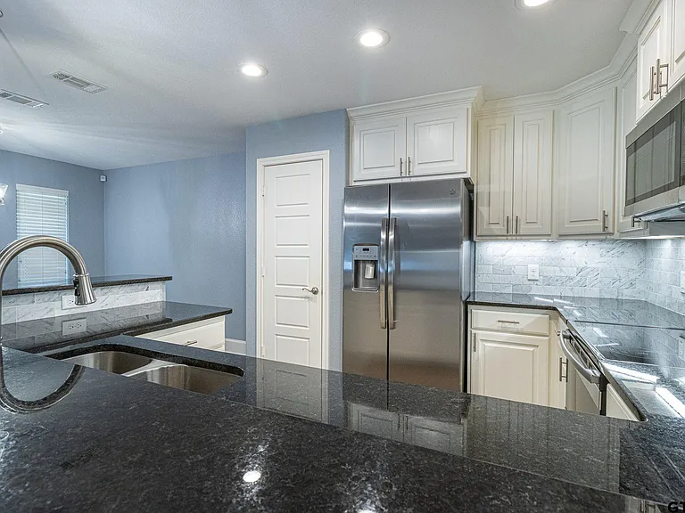 19842 N Meadow West Ln — Photo 22