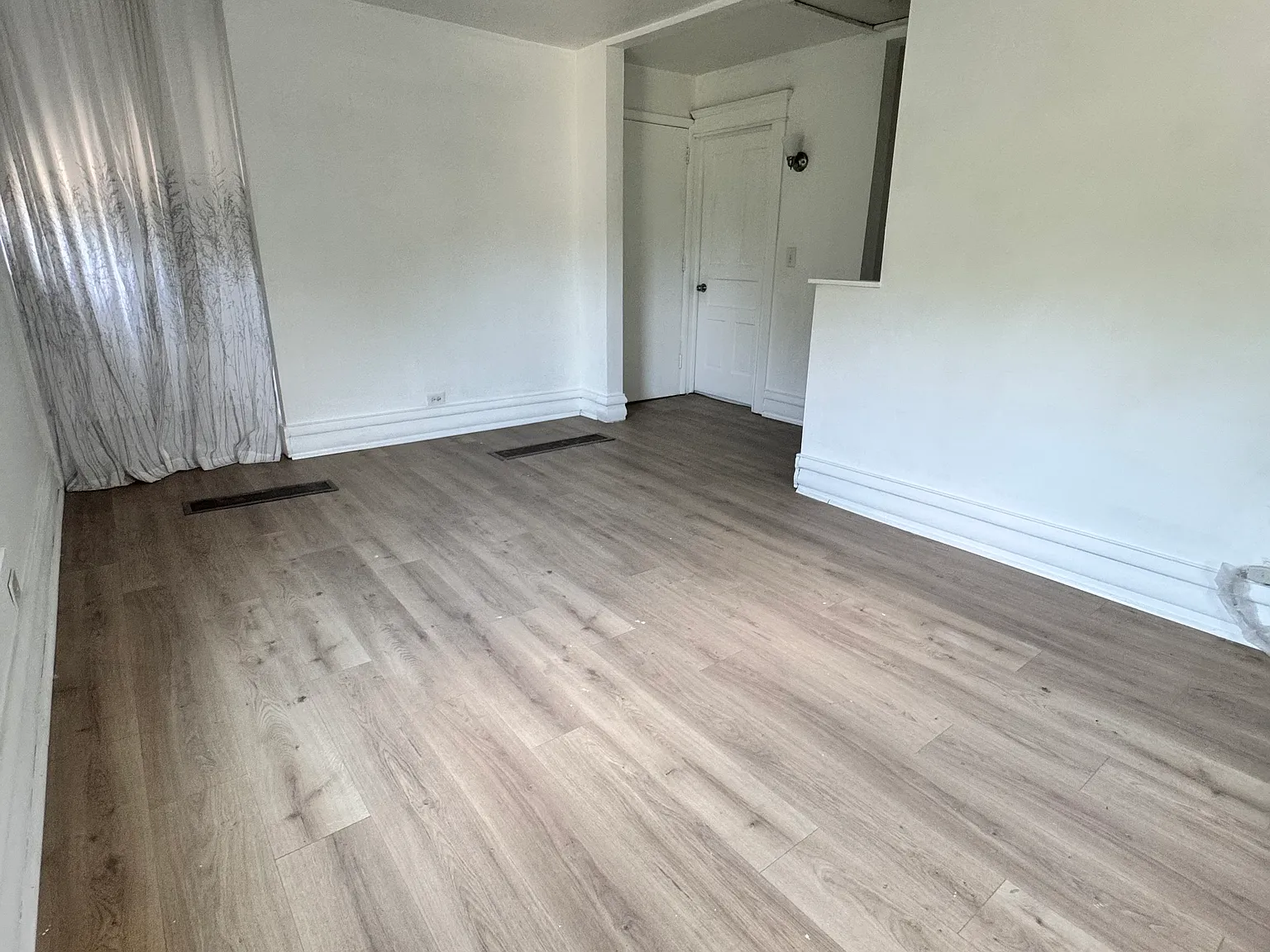 2 bed, 1200 sqft, $1,200 — Photo 3