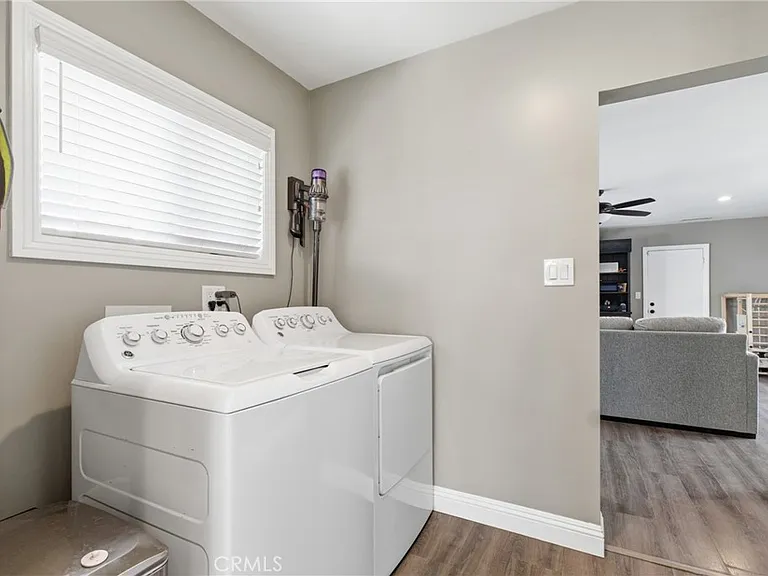 3403 Roxanne Ave — Photo 17