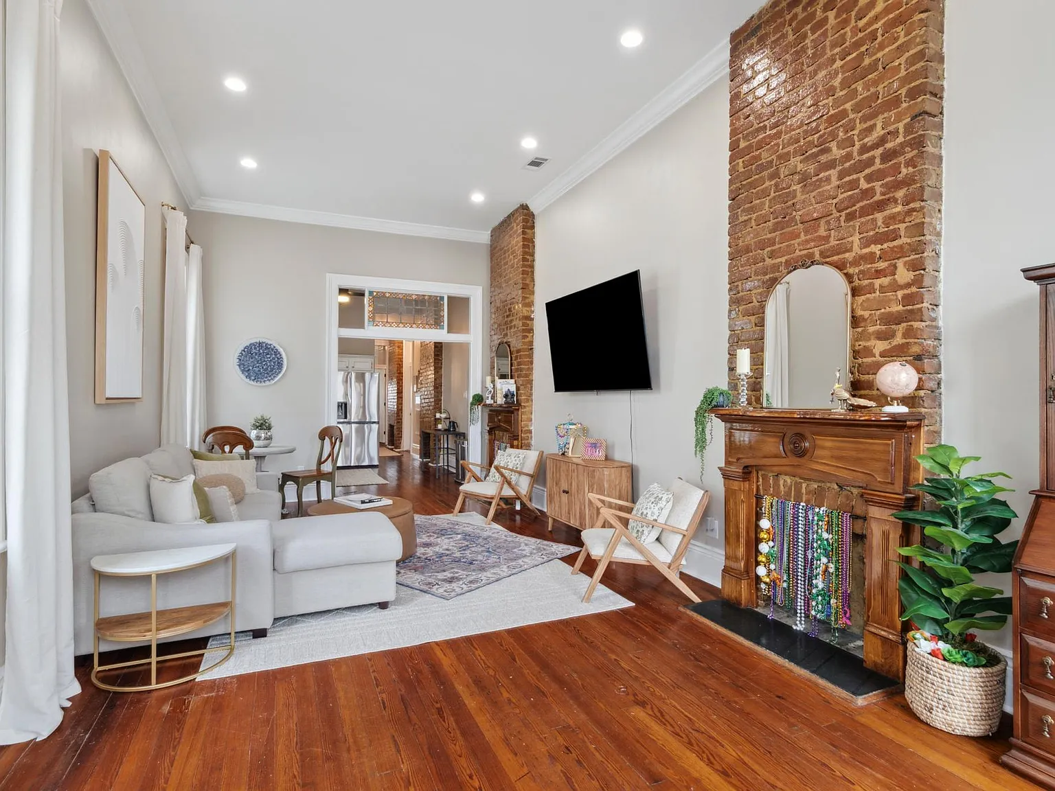 2 bed, 1450 sqft, $1,995 — Photo 2
