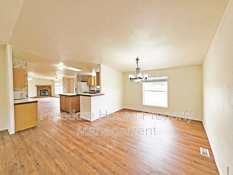 5220 Jerry Ave — Photo 6