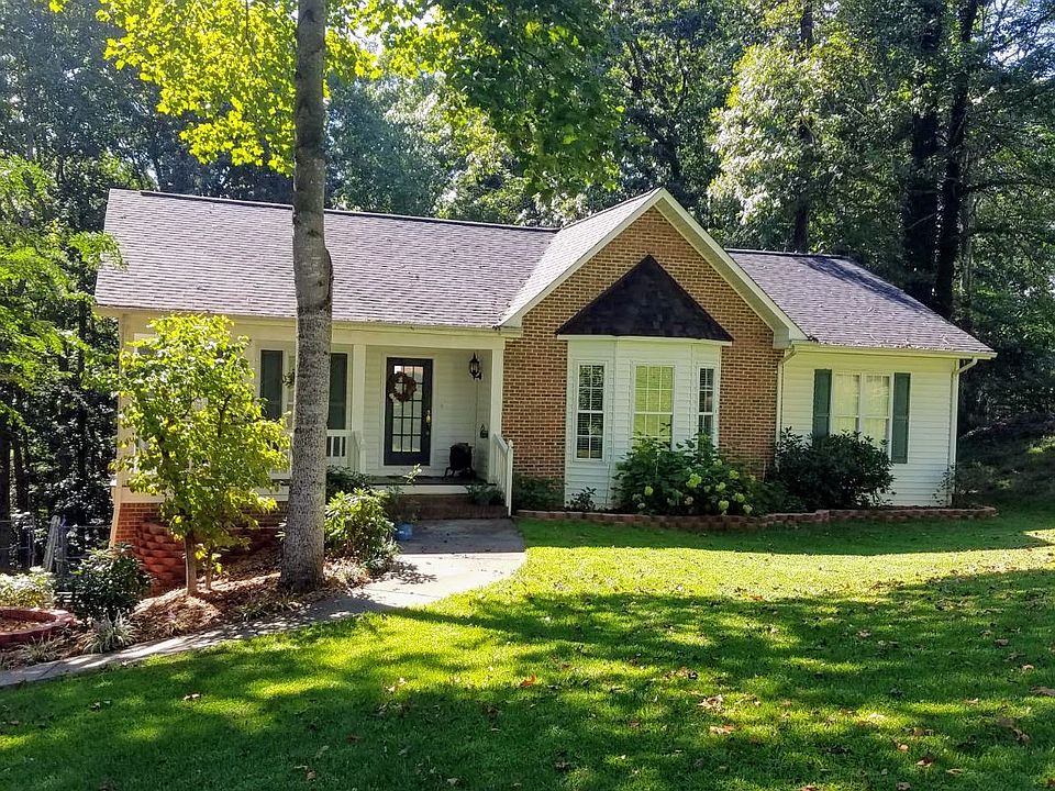 1st image of 380 Pine Brook Pl