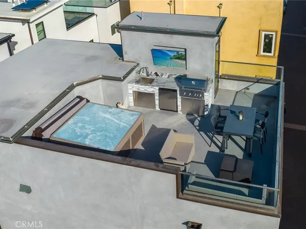 104B Surfside Ave, Seal Beach, CA 90743