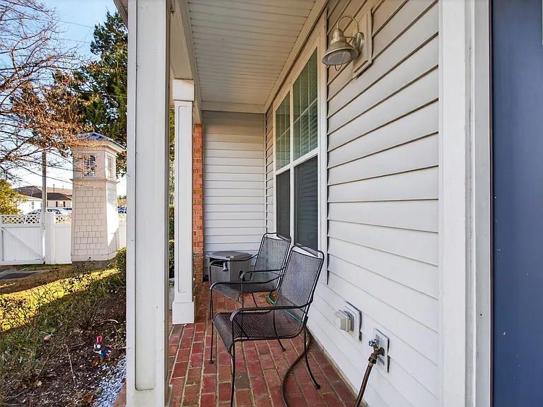 8141 Highland St — Photo 2