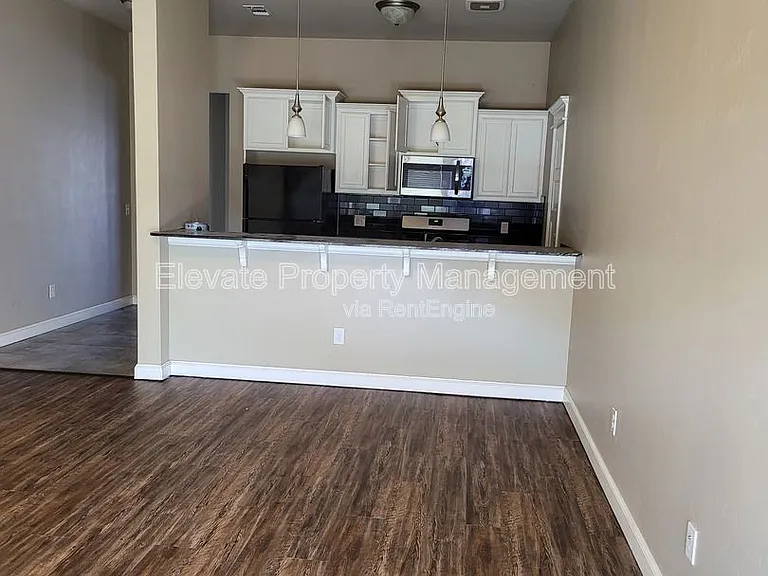 2214 Kintyre Rd — Photo 4