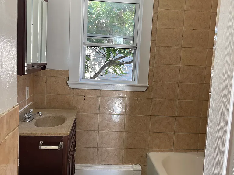 18 Lawton Ave #2 — Photo 13