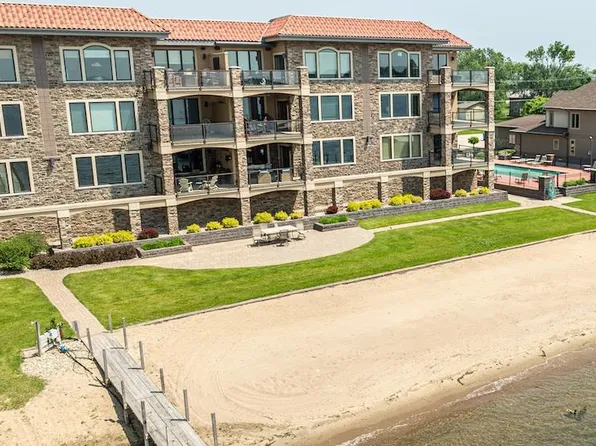 15109 215th Ave Unit 7, Spirit Lake, IA 51360
