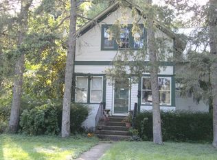 104 Lincoln Ave, Fox River Grove, IL 60021