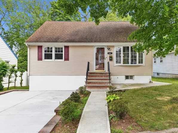 482 S Elm St, Maywood, NJ 07607