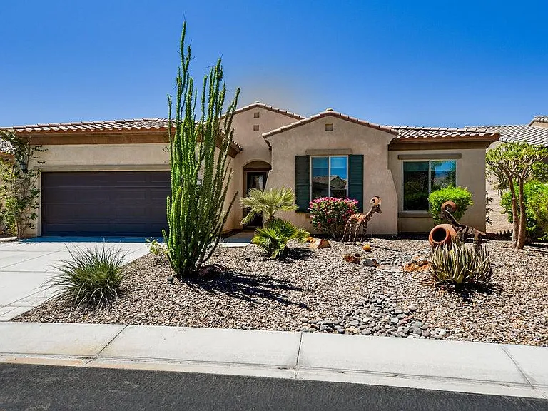 81465 Avenida Montura — Photo 1
