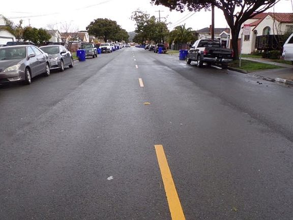 4th image of 1916 Emeric Ave