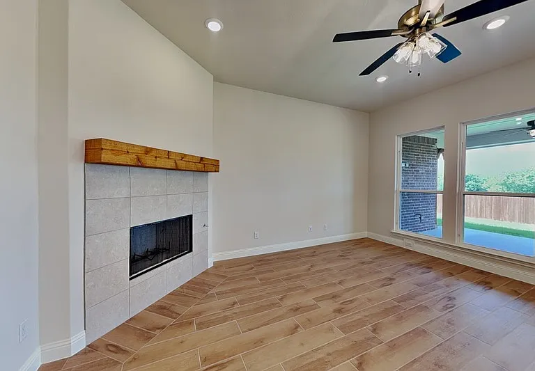 8209 Crystal Lagoon Way — Photo 3