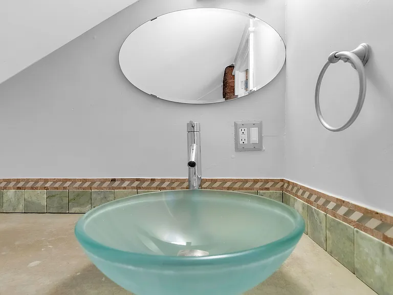 4109 Crittenden St #MAIN — Photo 15