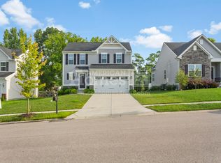 1382 Apple Farm Dr, Amelia, OH 45102