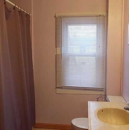 4th image of 1321 Benton St