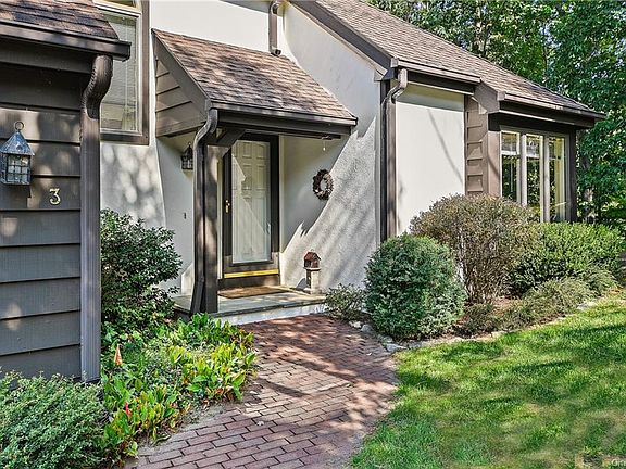 2nd image of 3 Cotswold Dr