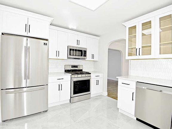 5th image of 1700 1st Ave