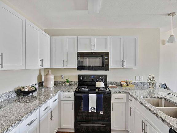 5th image of 5002 Thayer Dr #408