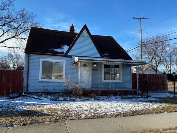 18706 Meier St, Roseville, MI 48066