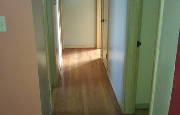 4th image of 924 E 163rd St