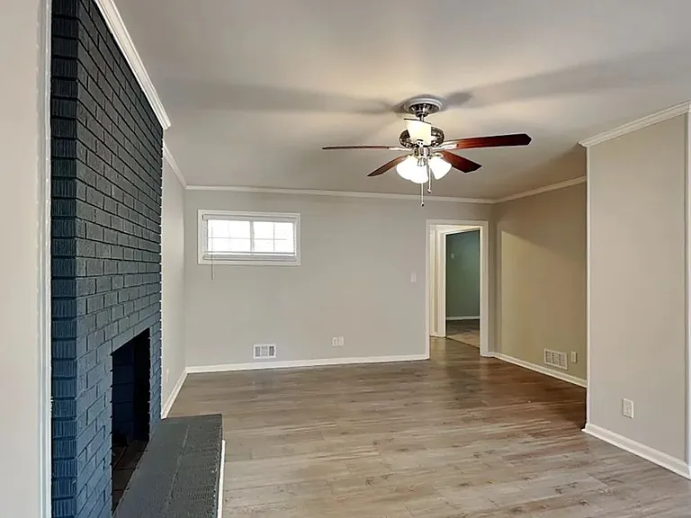 3248 Tulip Dr — Photo 9