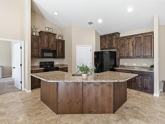 4th image of 285 Hummingbird Way