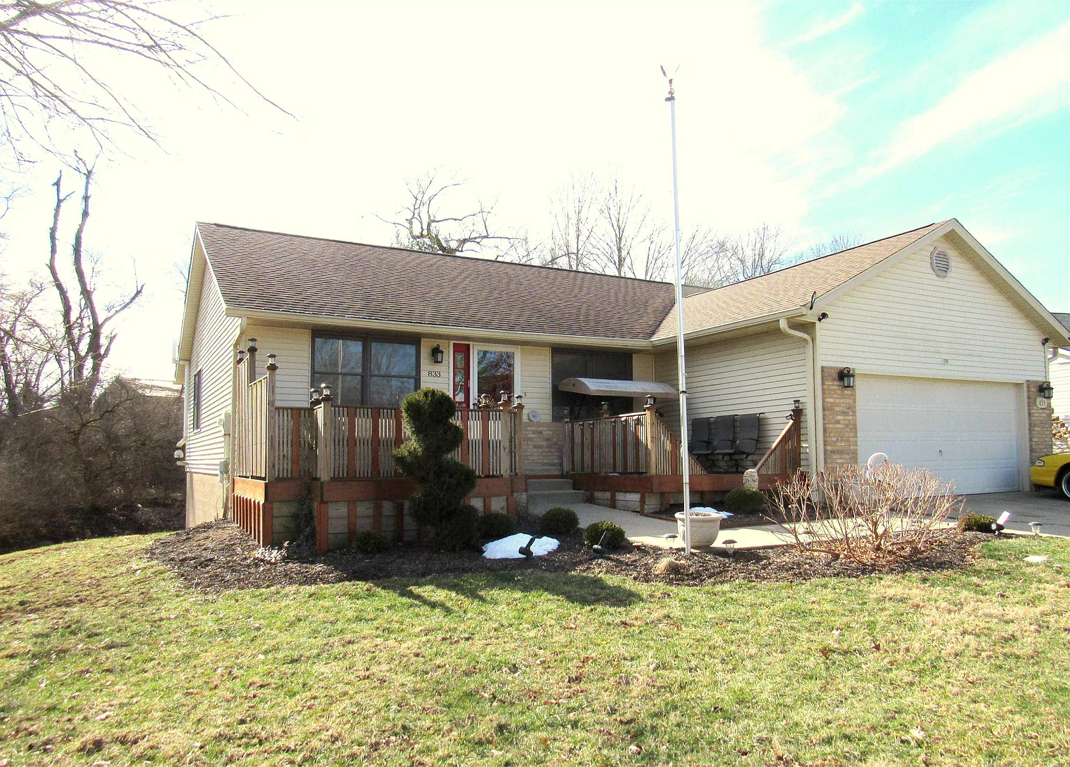 833 W Rosewood Dr photo 1