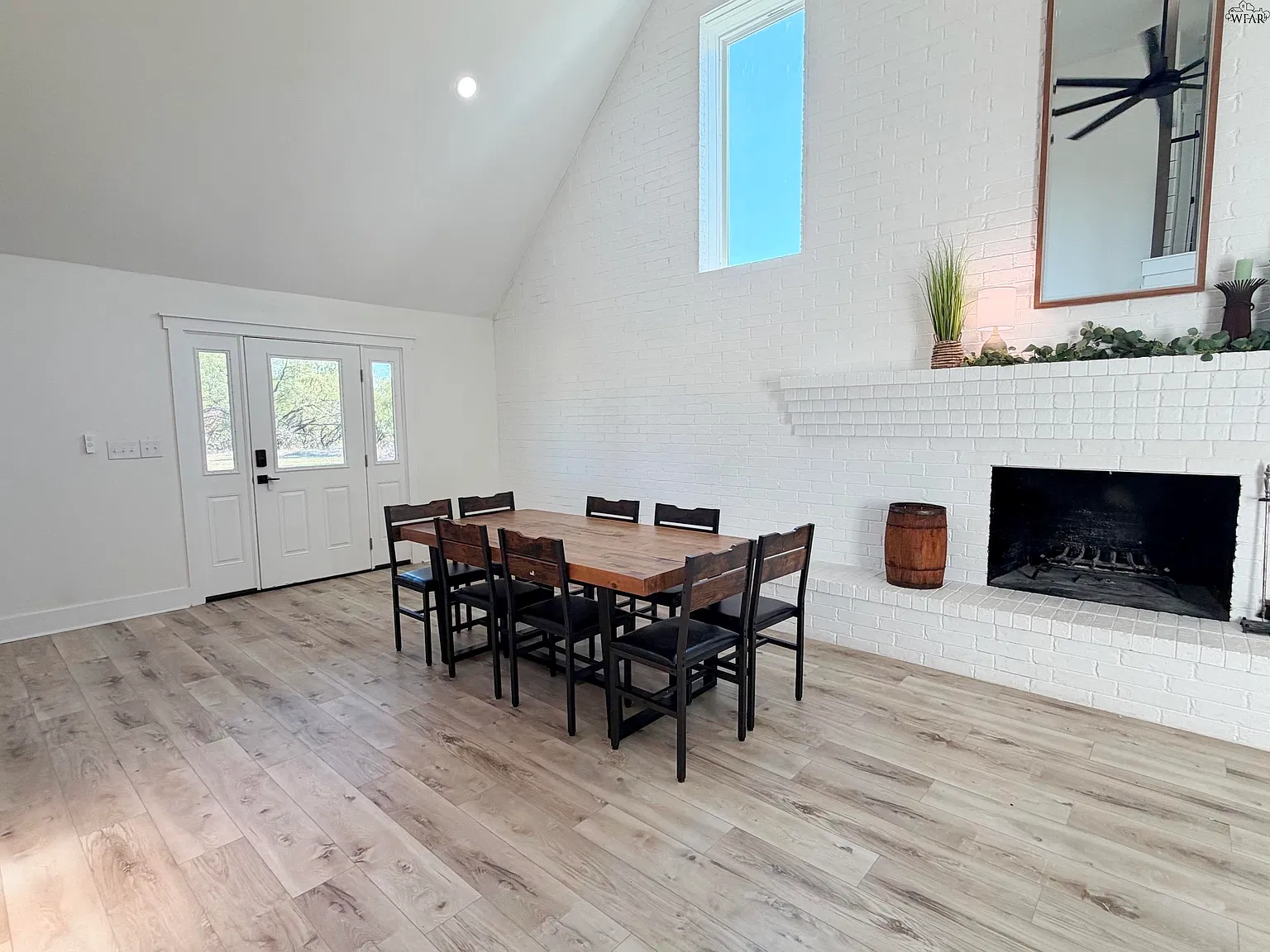 3 bed, 2.5 bath, 2508 sqft, $4,000 — Photo 4