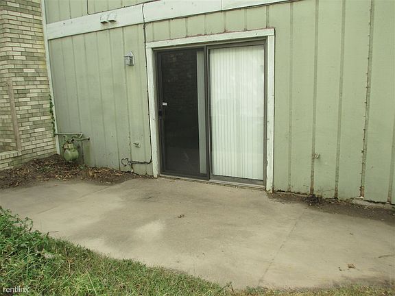 1102 E Kay, Patio off dining room