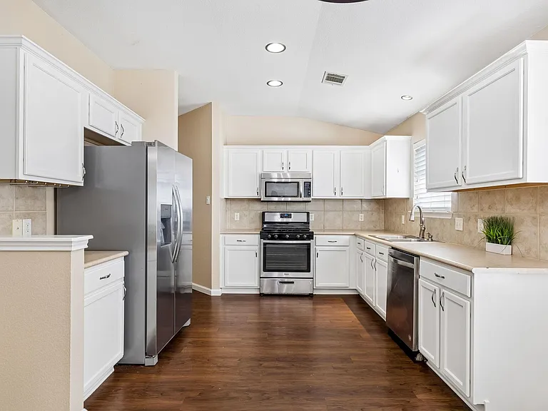 1911 Ralph C Craig Ln — Photo 6