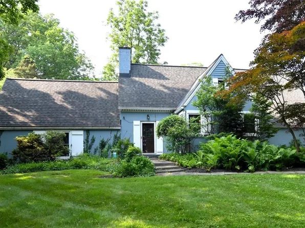 6222 Wilson Mills Rd, Mayfield Village, OH 44143