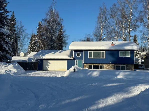 4416 Stanford Dr, Fairbanks, AK 99709