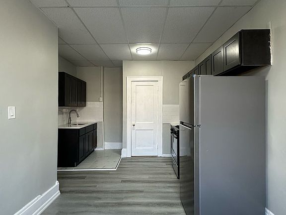 4th image of 410 Watchung Ave #412-05