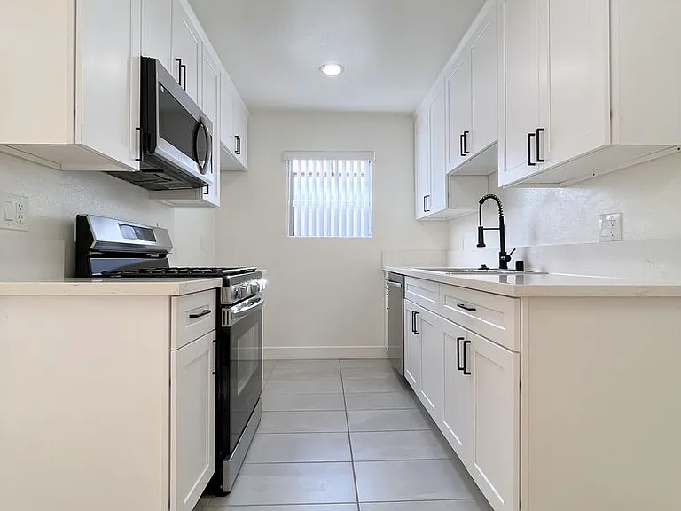 14423 Tiara St #1-10 — Photo 12