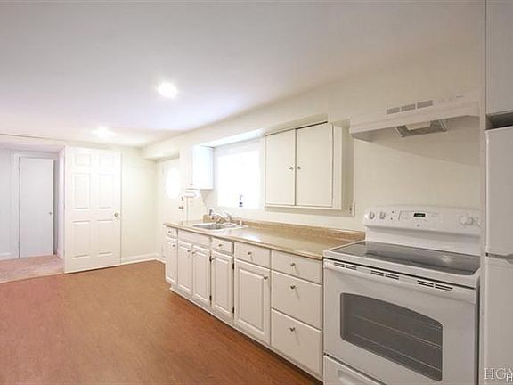 5th image of 274 Crescent Pl