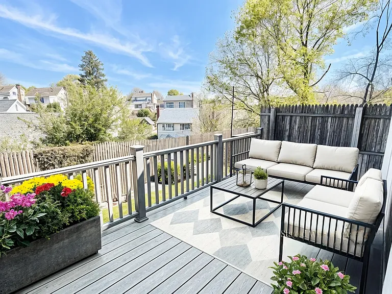 33 Talbot Ln #3 — Photo 6