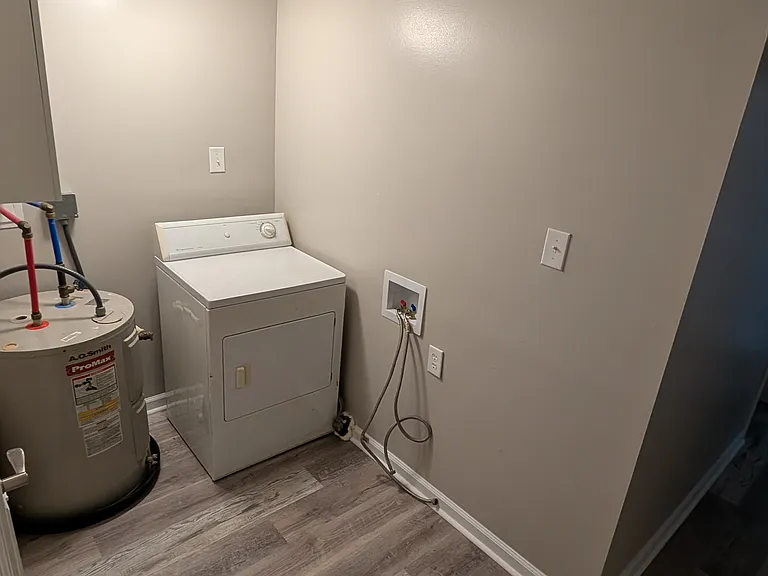 202 Law Ave — Photo 14
