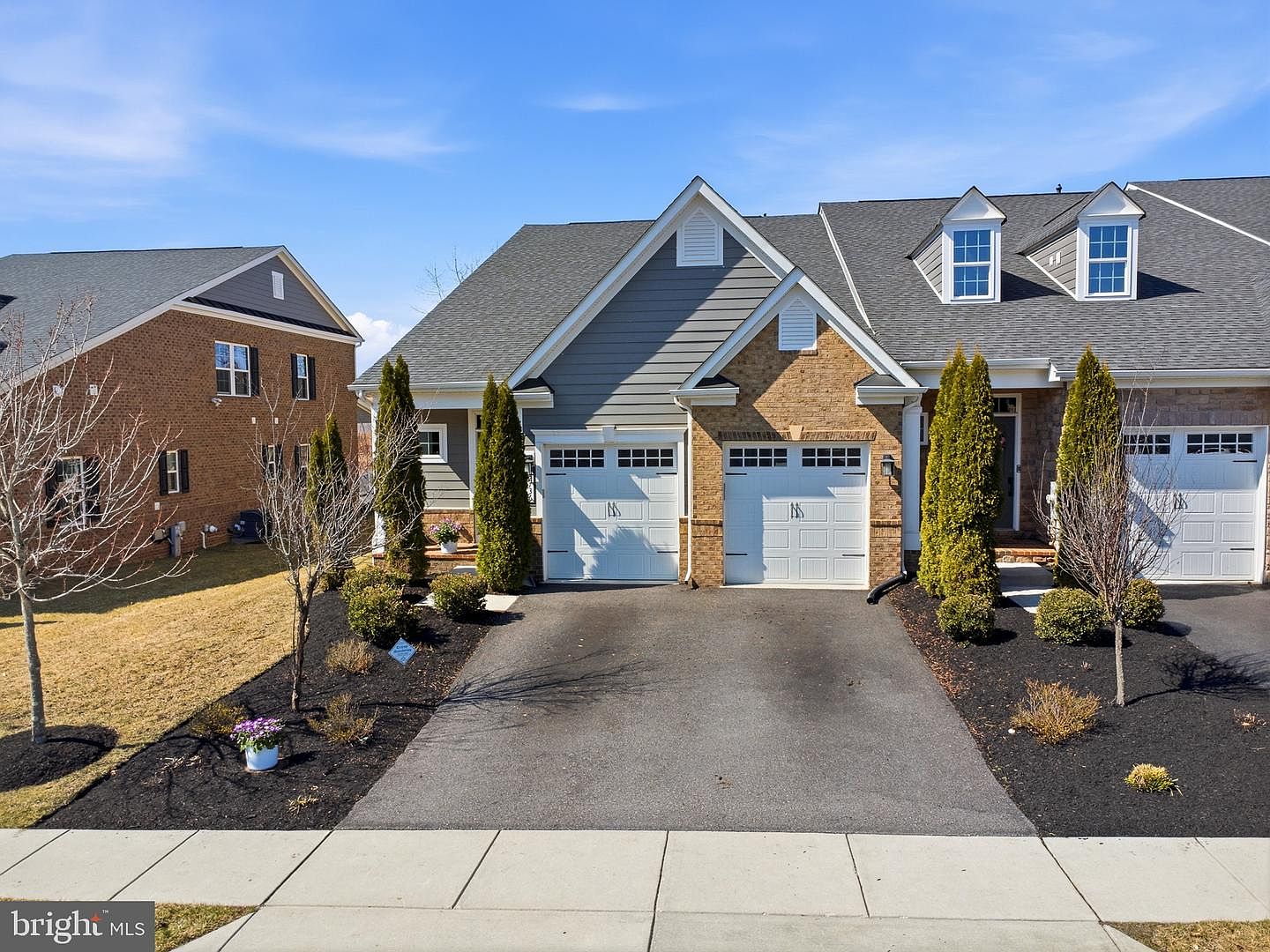 2736 Vardon Ln