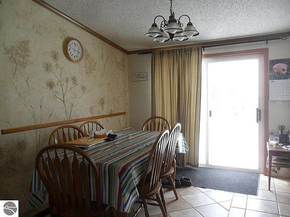 5th image of 19607 50th Ave