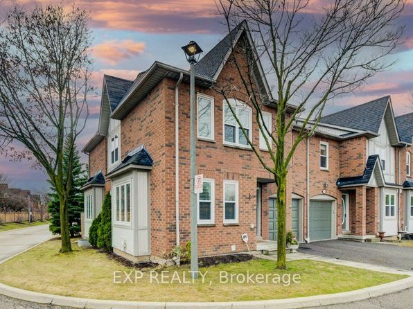 5865 Dalebrook Cres #57B, Mississauga, ON L5M 5X1