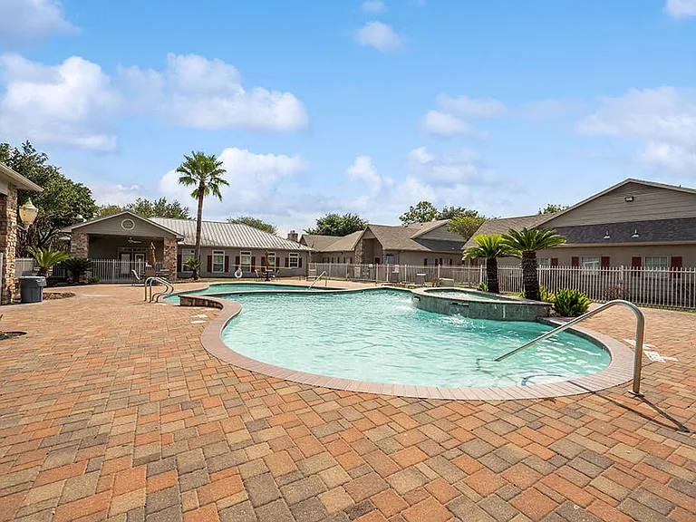 Fountains at Tidwell Apartments & The Enclave — Photo 17