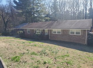1602 Woodridge Dr, Johnson City, TN 37604