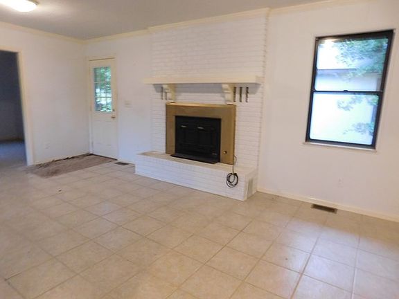 3rd image of 31 Johnson St