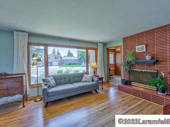 5th image of 2405 Hillside Dr