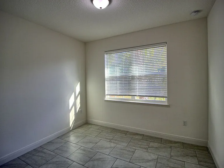 5054 Marina Dr — Photo 9