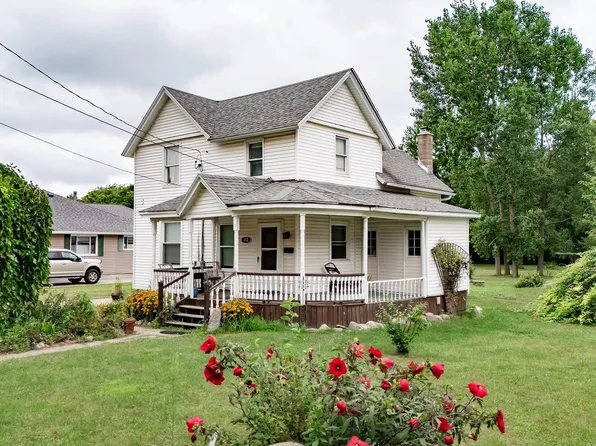 112 W Gibbs St, Saint Johns, MI 48879