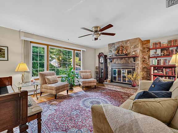 4th image of 311 Sprout Brook Road