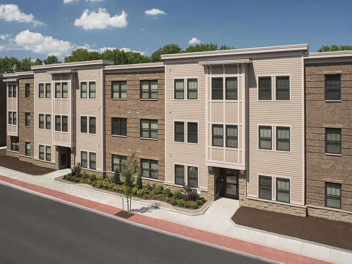 Building Photo - 33 New Scotland Ave