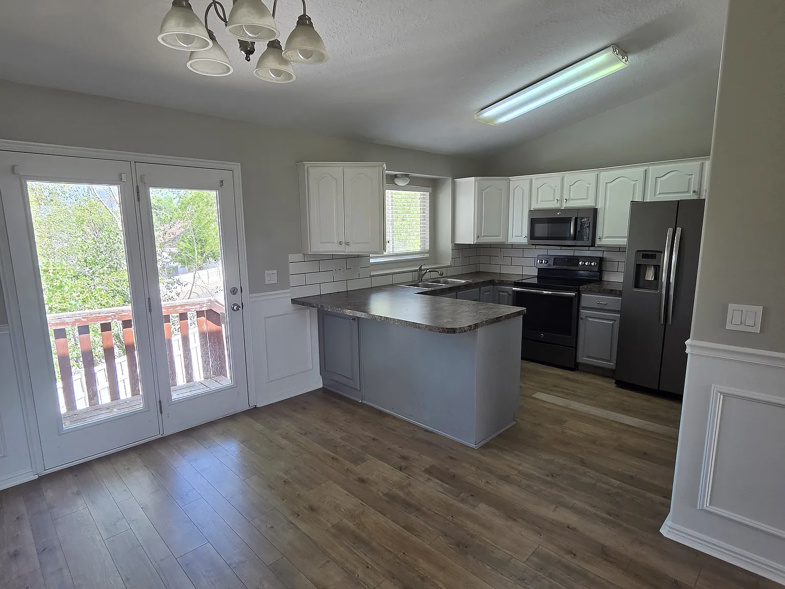 4 bed, 1852 sqft, $2,175 — Photo 2