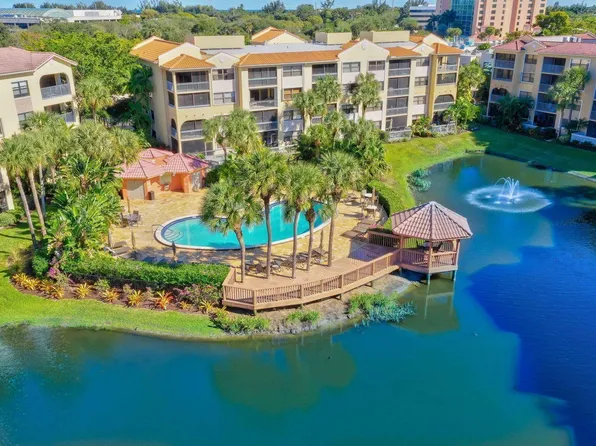 700 Uno Lago Drive #403, Juno Beach, FL 33408